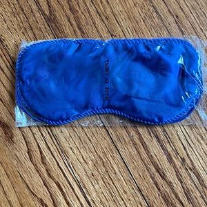 Satiny eye mask for sleeping